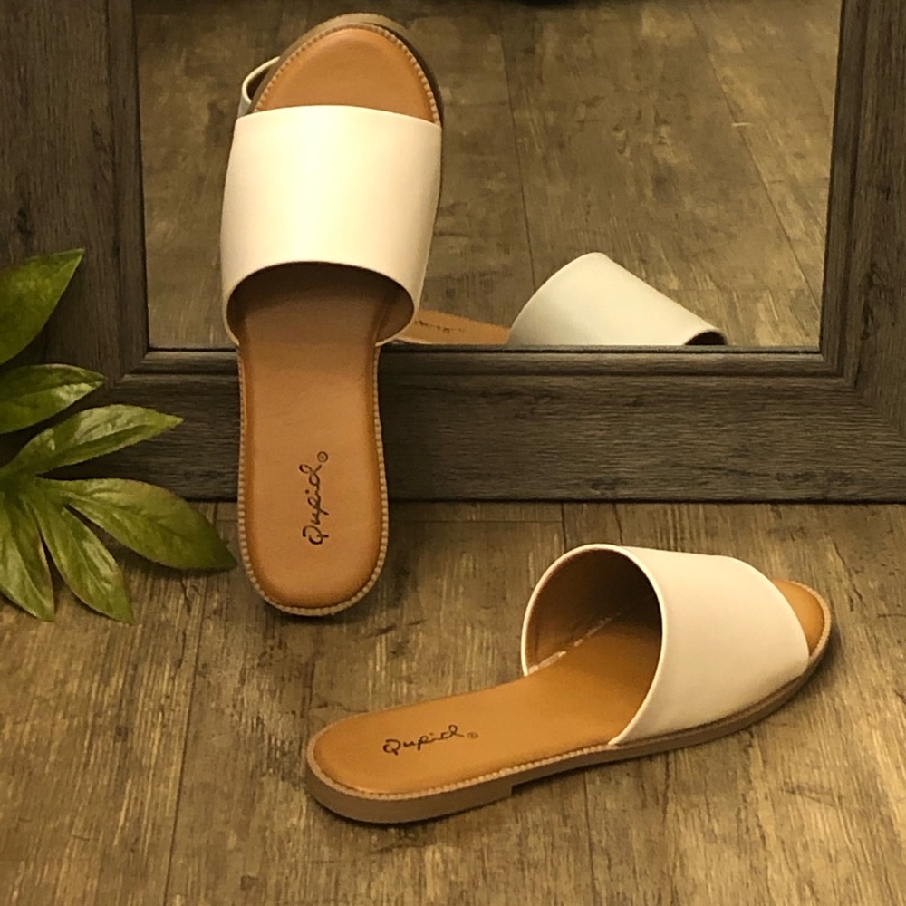 💛😍 NEW Trending One Band Slip On Sandals🌼💛